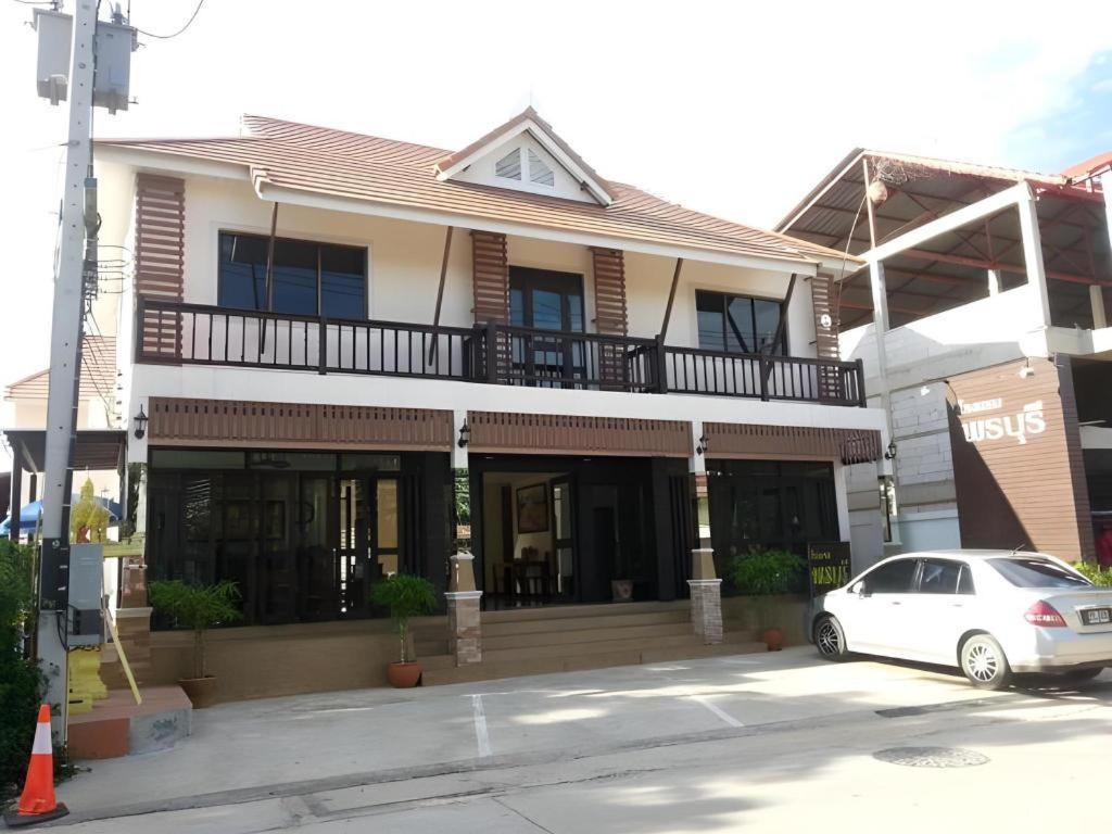 נאן Ponburi Hotel מראה חיצוני תמונה