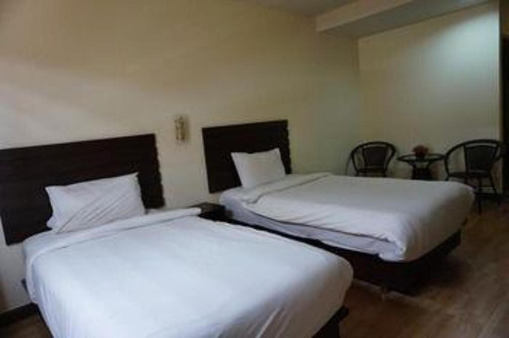 נאן Ponburi Hotel מראה חיצוני תמונה