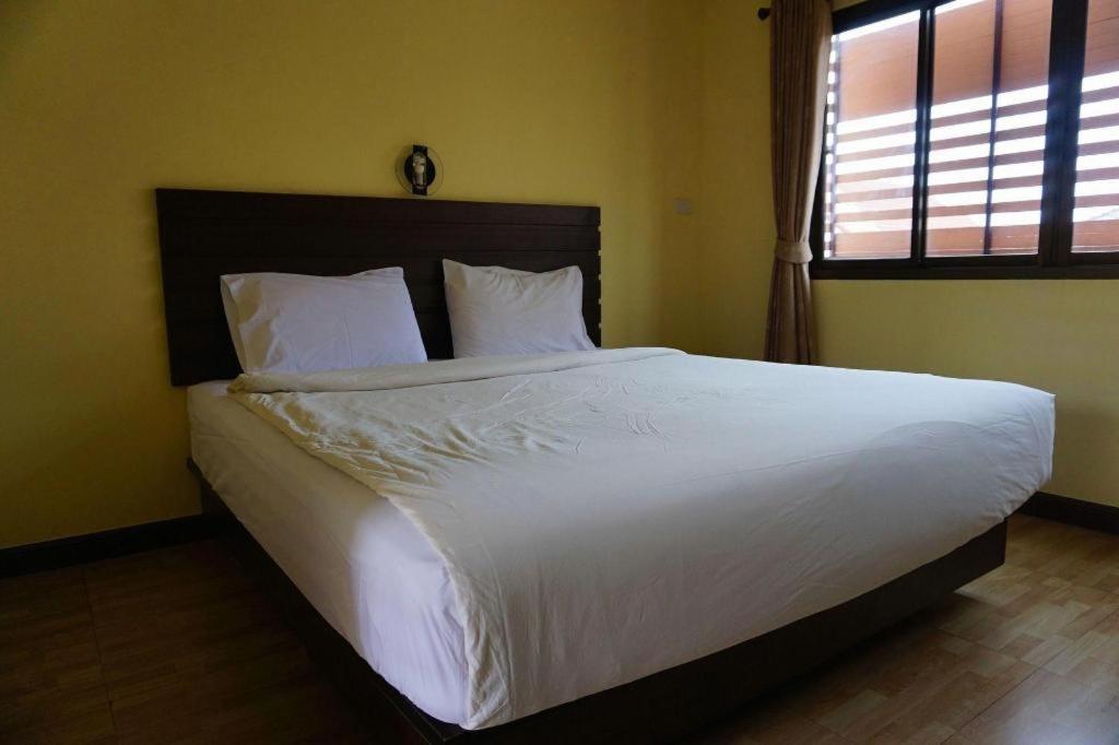 נאן Ponburi Hotel מראה חיצוני תמונה