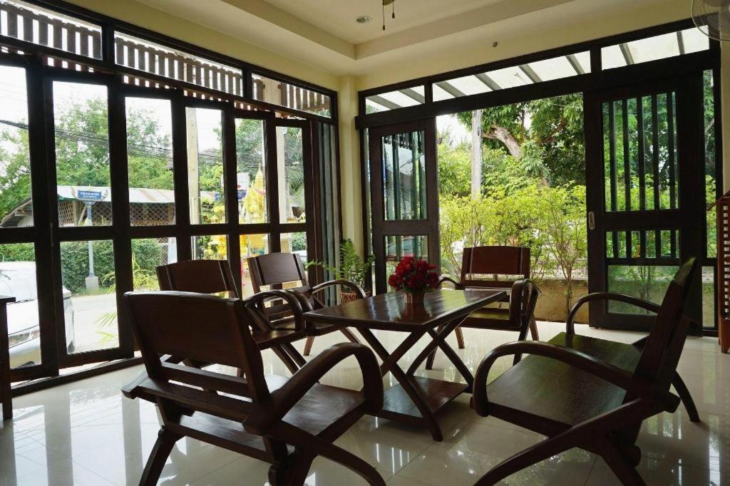 נאן Ponburi Hotel מראה חיצוני תמונה