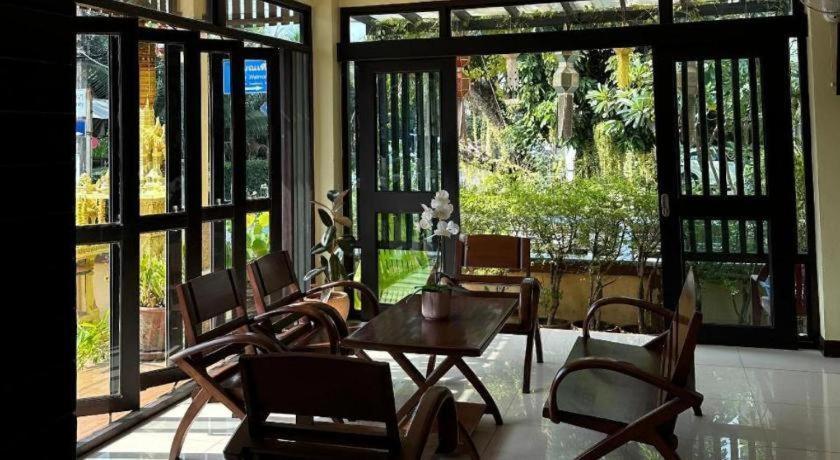 נאן Ponburi Hotel מראה חיצוני תמונה