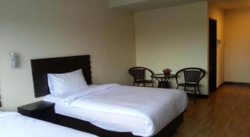 נאן Ponburi Hotel מראה חיצוני תמונה