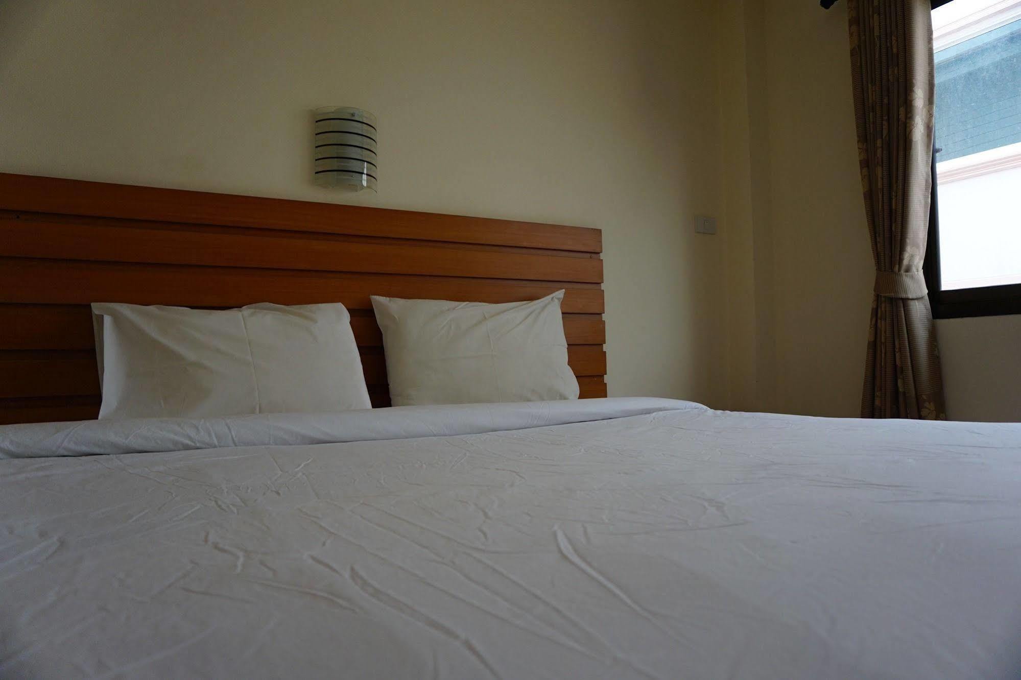 נאן Ponburi Hotel מראה חיצוני תמונה