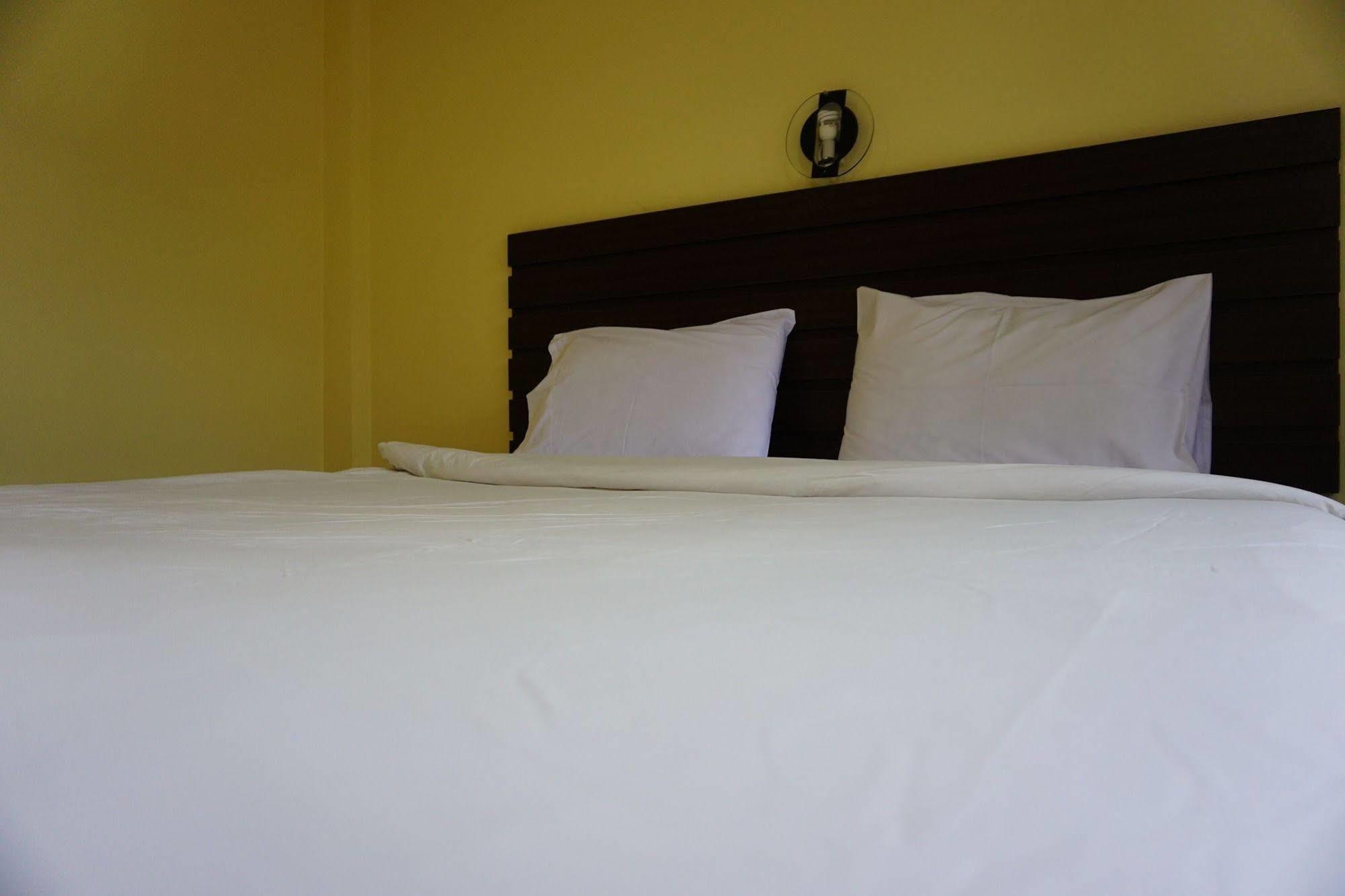 נאן Ponburi Hotel מראה חיצוני תמונה